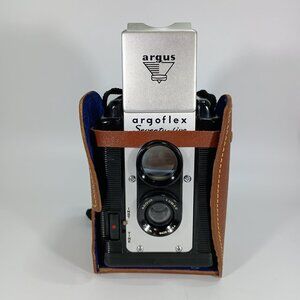 Argus Seventy-Five 620 Twin Lens Camera 75mm Lumar Lens Vintage Bakelite Camera